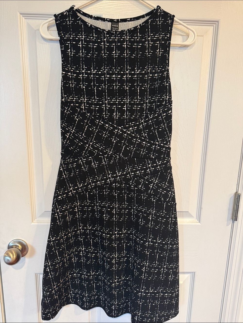 SHEIN Black & White Sleeveless Textured Midi Dress